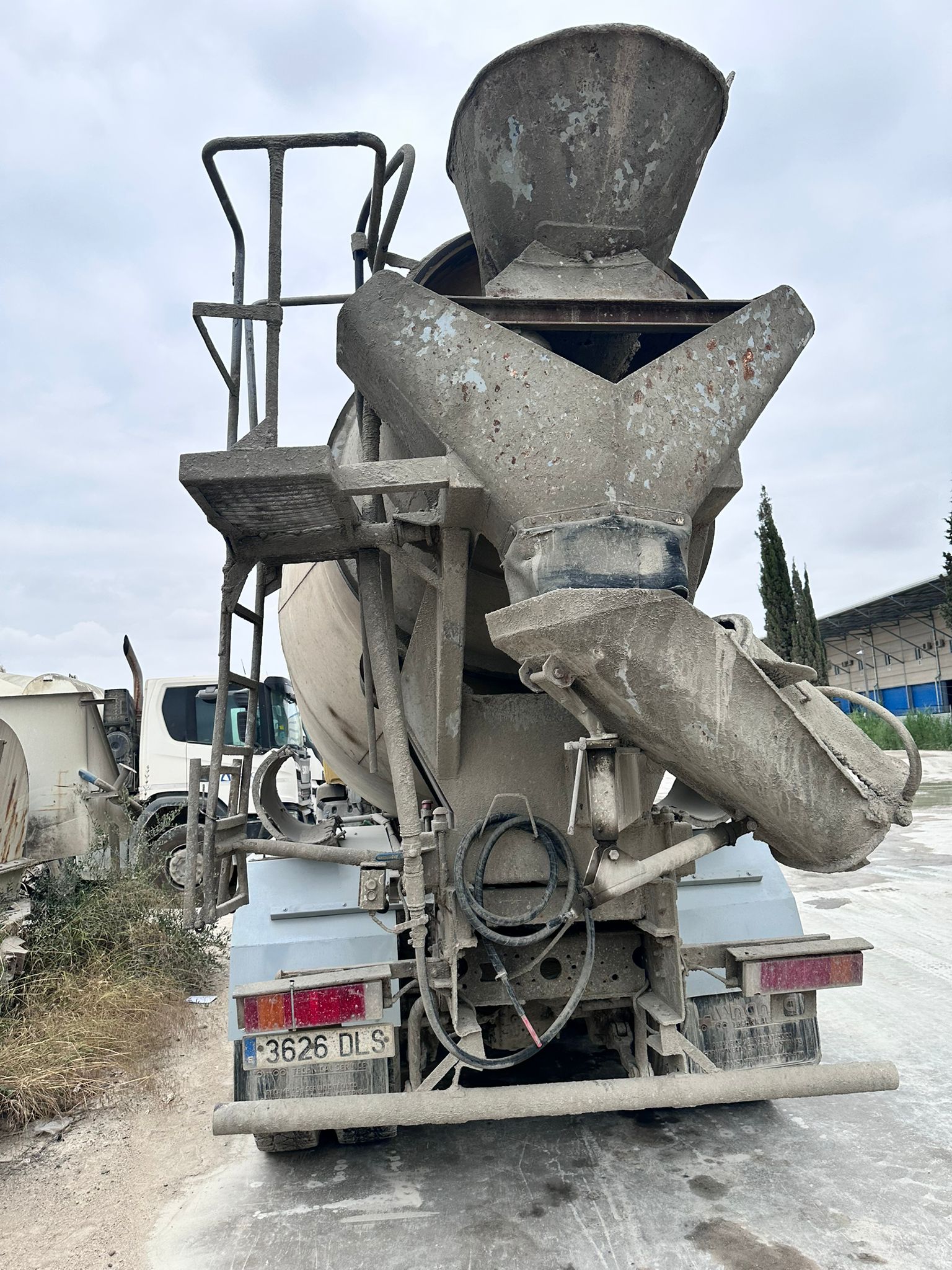 Hormigonera Renault 320.26 - Image 3