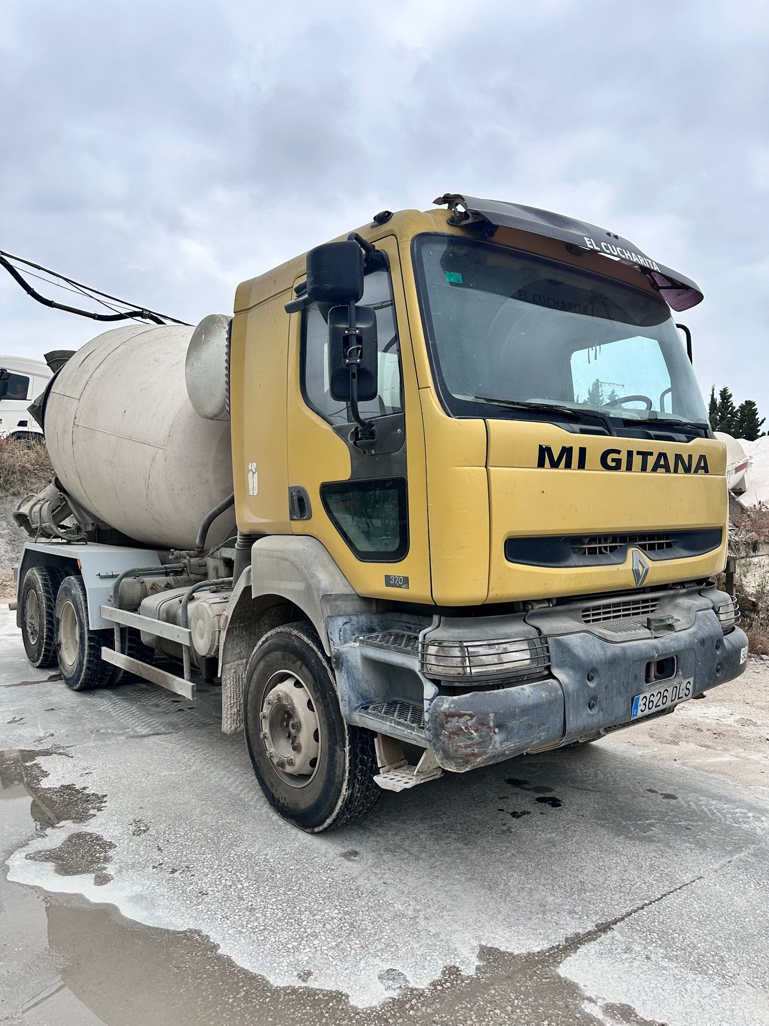 Hormigonera Renault 320.26